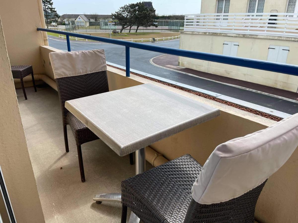 Hotel De La Plage Quineville Екстер'єр фото